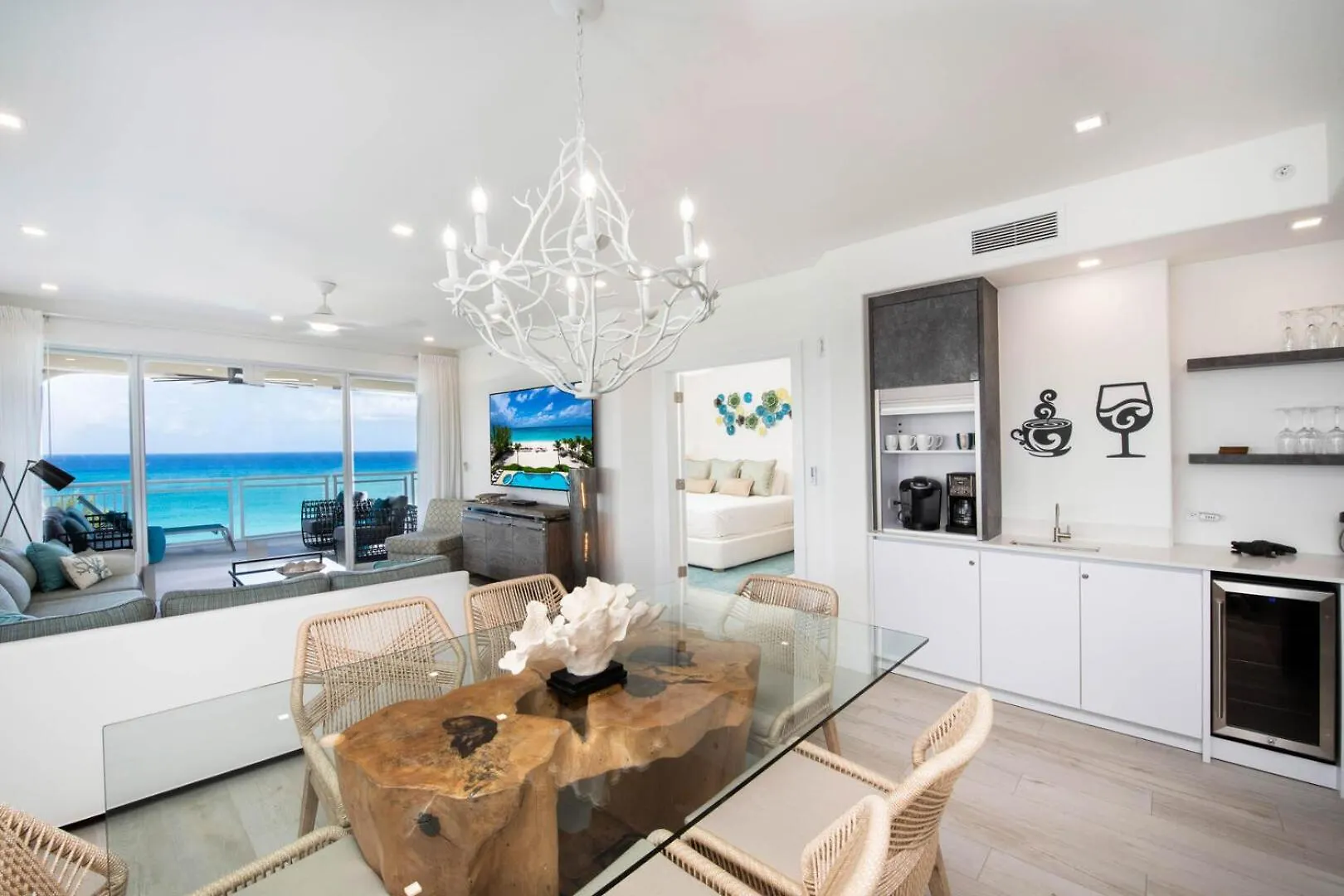 Apartment Beachcomber 30 George Town