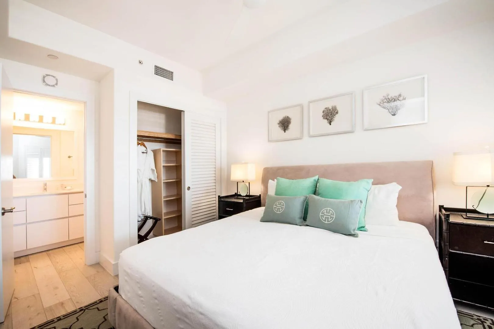 Apartment Beachcomber 30 George Town